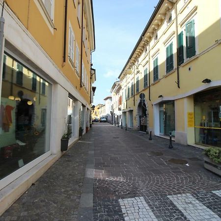 La Mansarda di Juliette Appartamento Desenzano del Garda Esterno foto