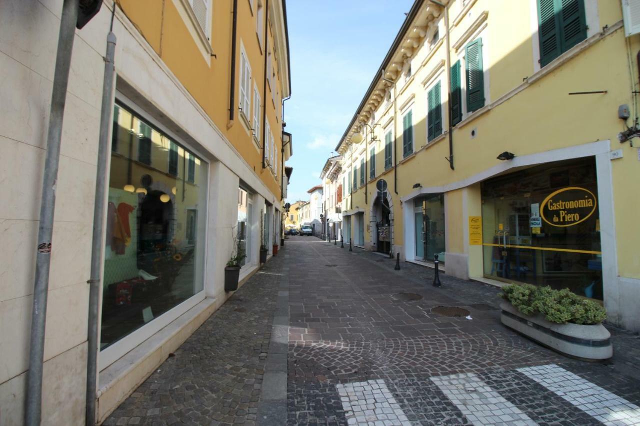 La Mansarda di Juliette Appartamento Desenzano del Garda Esterno foto