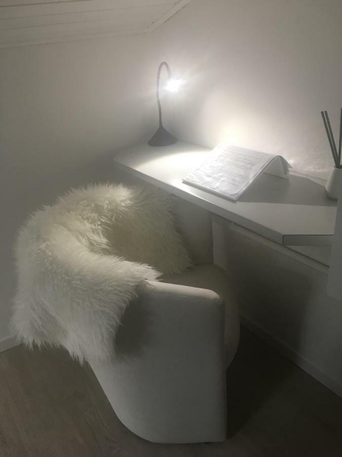 La Mansarda di Juliette Appartamento Desenzano del Garda Esterno foto