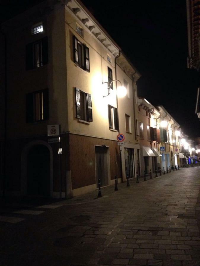 La Mansarda di Juliette Appartamento Desenzano del Garda Esterno foto